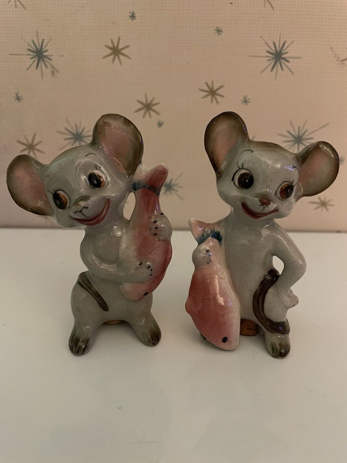 Vintage GNCO Anthropomorphic Mice Holding Fish Salt & Pepper Shakers Japan