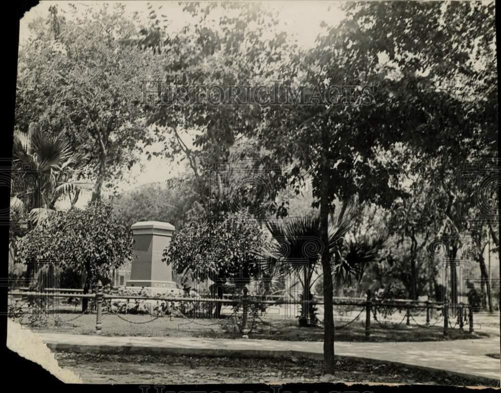 Press Photo Milam Square, burial site of San Antonio\'s first Protestant settlers