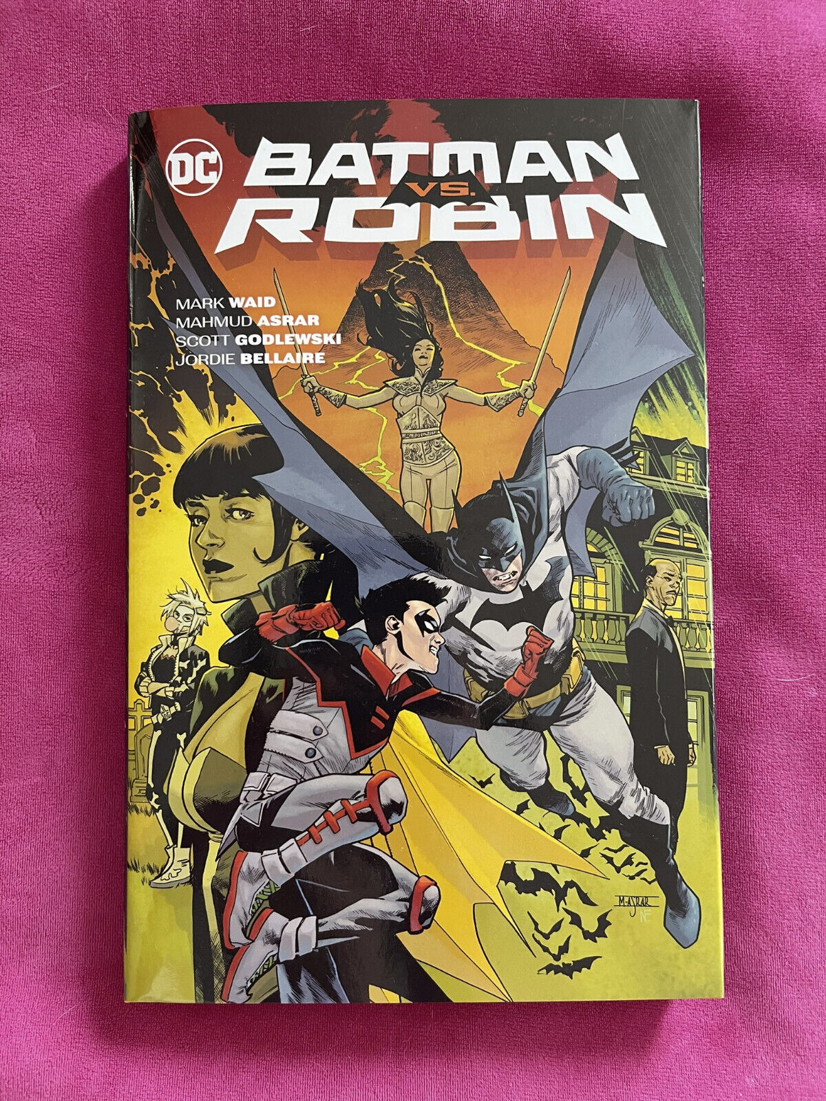 Batman vs Robin by Mark Waid Hardcover