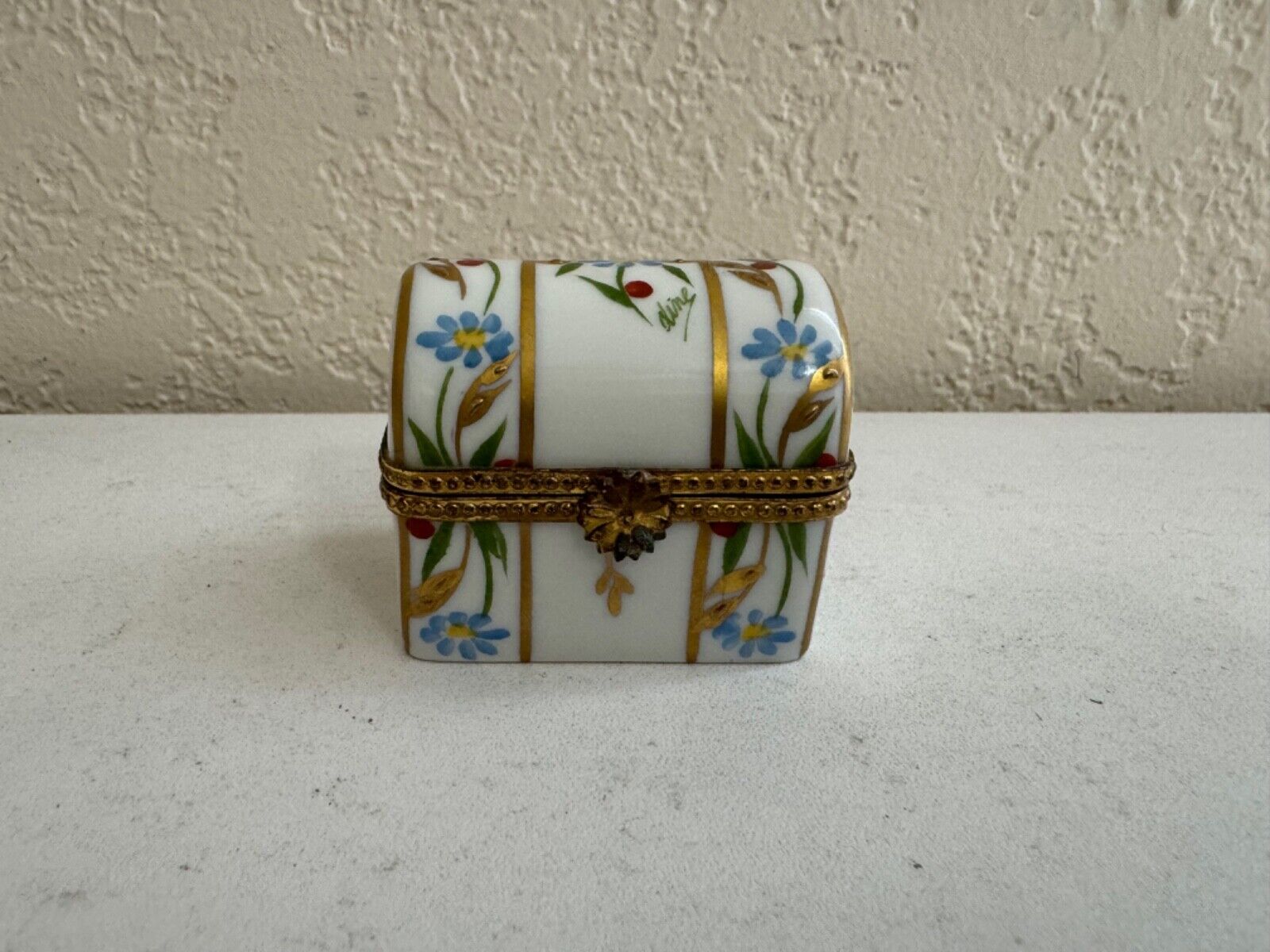 Limoges France Hand Painted Signed Porcelain Chest / Trunk Form Trinket Box