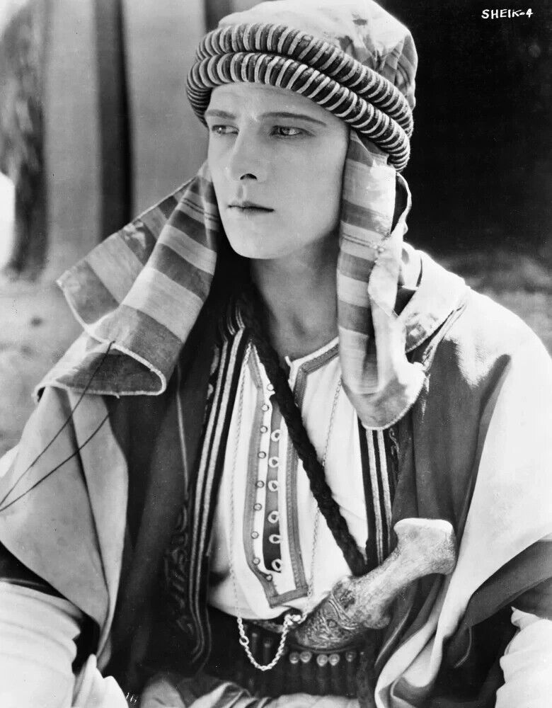  RUDOLPH VALENTINO HOLLYWOOD LEGEND AND SEXY HOLLYWOOD STAR THE SHEIK 8X10 PHOTO