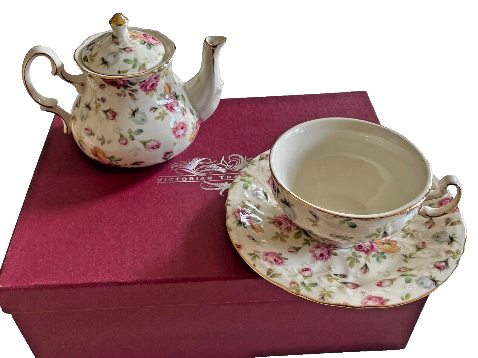 Floral Chintz \'Tea for One\' Victorian Trading Company Tea Set