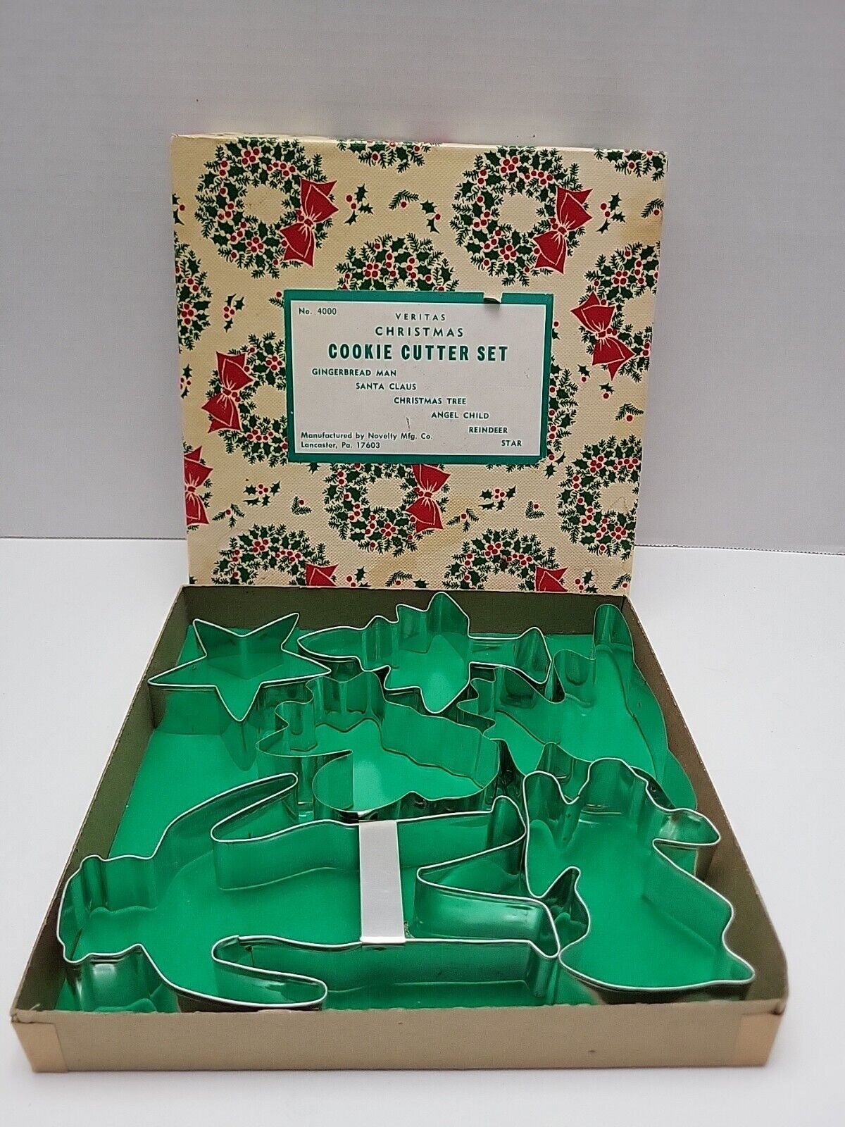 VERITAS CHRISTMAS COOKIE CUTTER SET GMT Co. New York No. 4000 Original Box