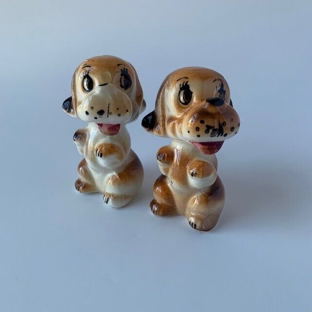 VTG  Porcelain Anthropomorphic Dog Lovers Brown 50s Salt & Pepper Shakers