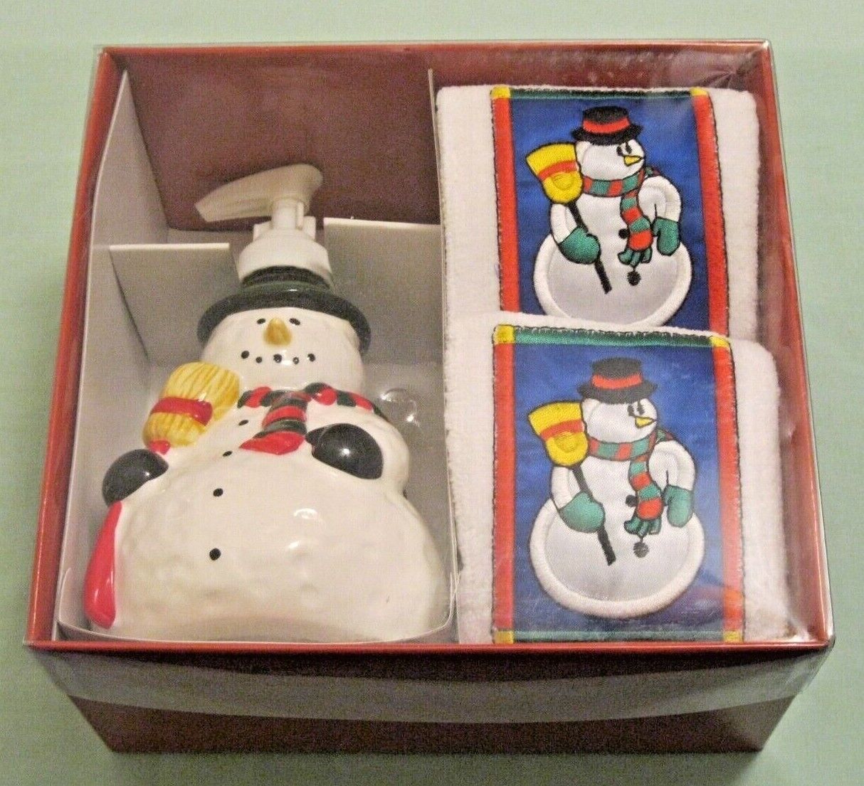 Christmas Snowman Bathroom Set Soap Bottle and Wash Cloths NEW Winter Cute