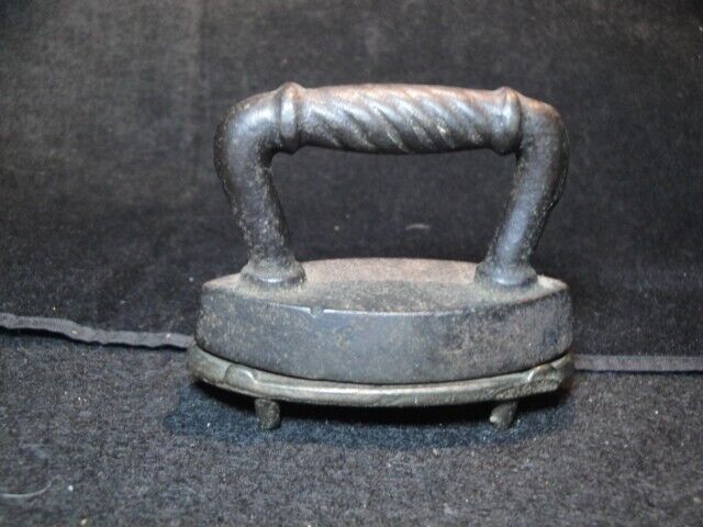Antique Salesman Sample  Mini Sad Iron with Twisted Handle and Matching Trivet