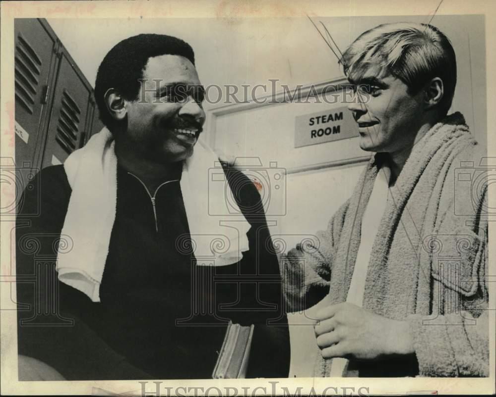 1967 Press Photo Ivan Dixon with Dennis Cole on ABC Television - tup22258