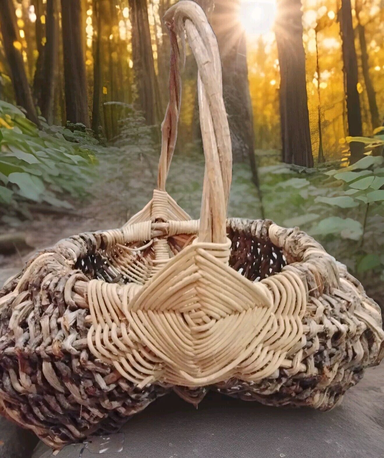Vintage Handwoven Gathering Buttocks Basket With God\'s Eye Natural Handle