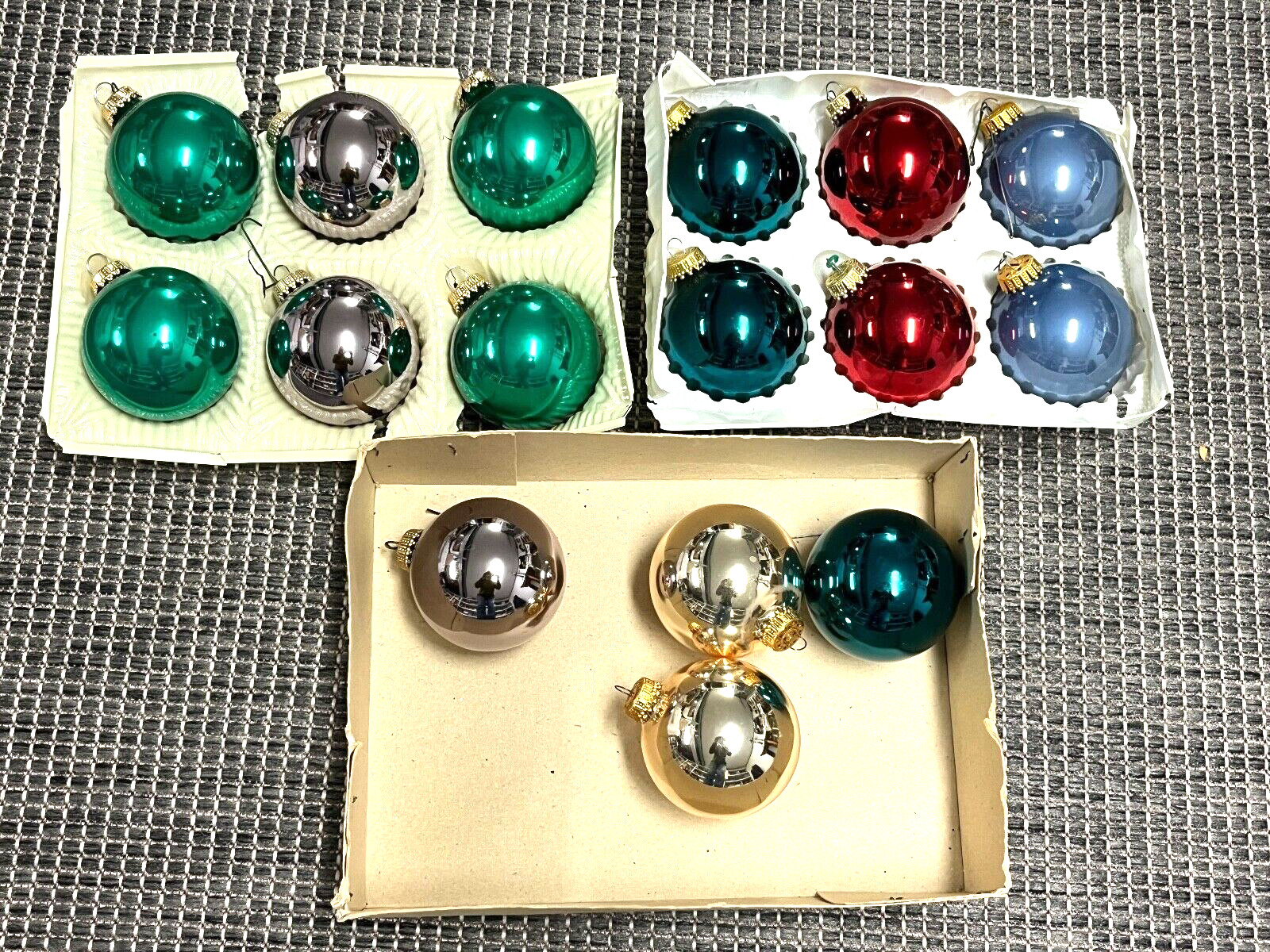 16PC Lot of  Vintage Christmas Ornament Bulbs Balls - 6 Colors, Lacy Gold Caps