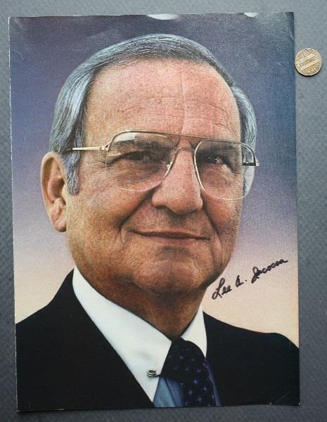 Ford & Chrysler Chairman Lee Iacocca signed autographed Magazine photo MUSTANG--
