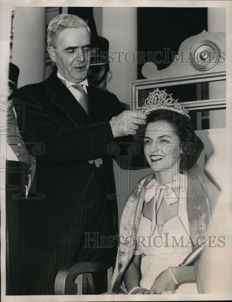 1939 Press Photo Genevieve Garner Crowned Queen Shenandoah XVI by James Price