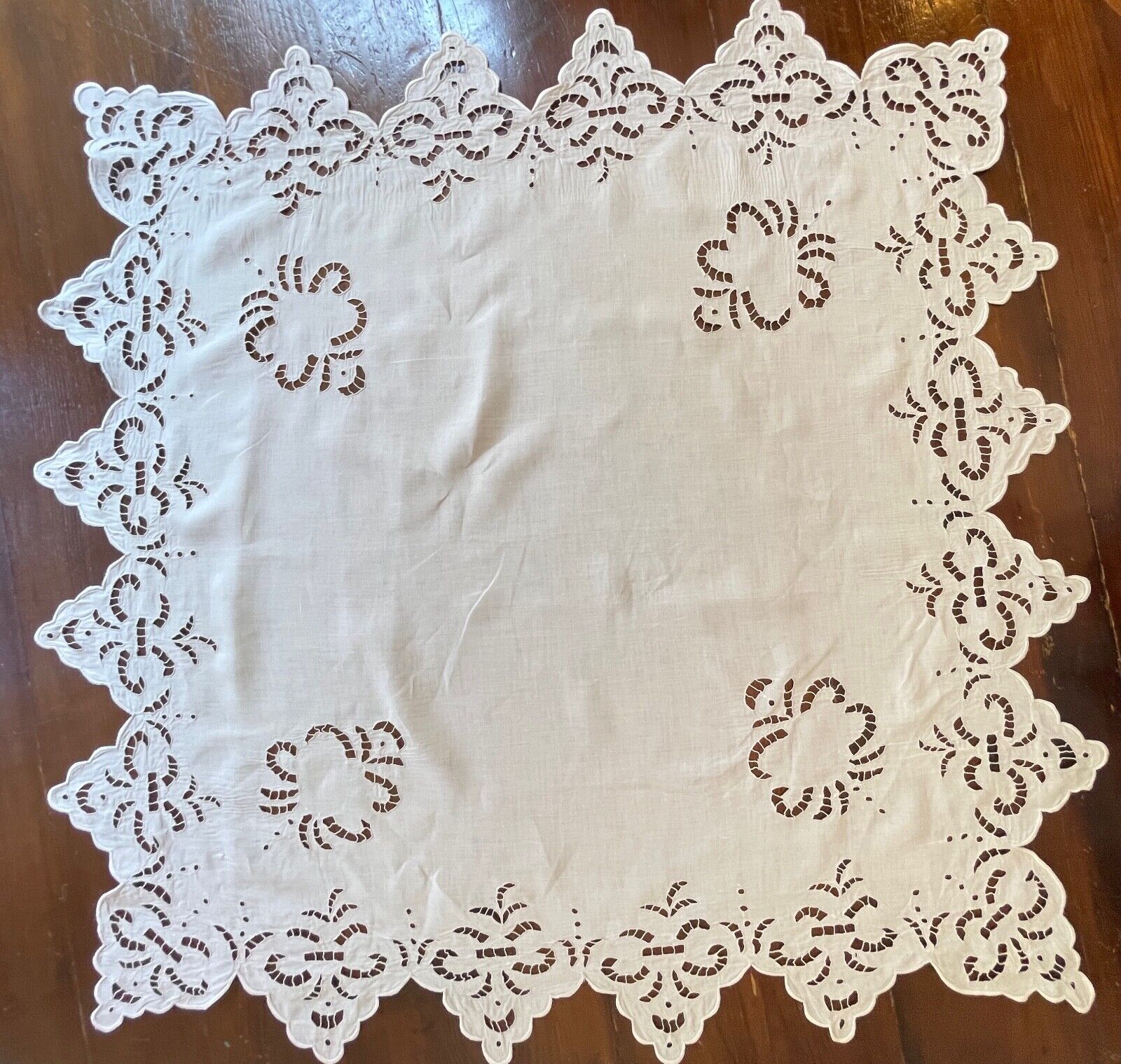 Vintage Square Linen Tablecloth w/ Dramatic Broderie Anglaise Edging YY528