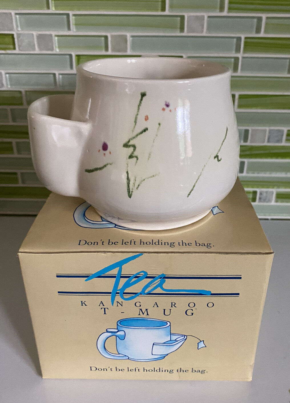 VTG Pottery by Levine Kangaroo T- Mug Tea Cup Mug With Side Tea Bag Holder 1983