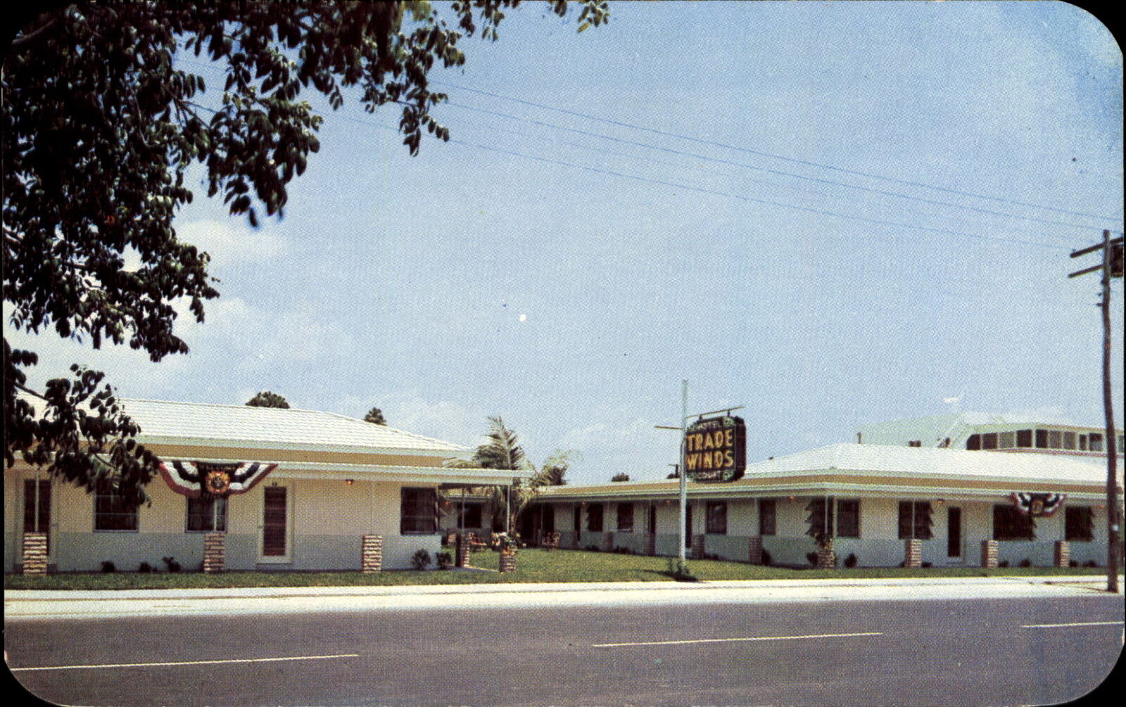 Trade Winds Hotel Court ~ Tamiami Trail ~ Miami City Limits Florida FL ~ 1950s