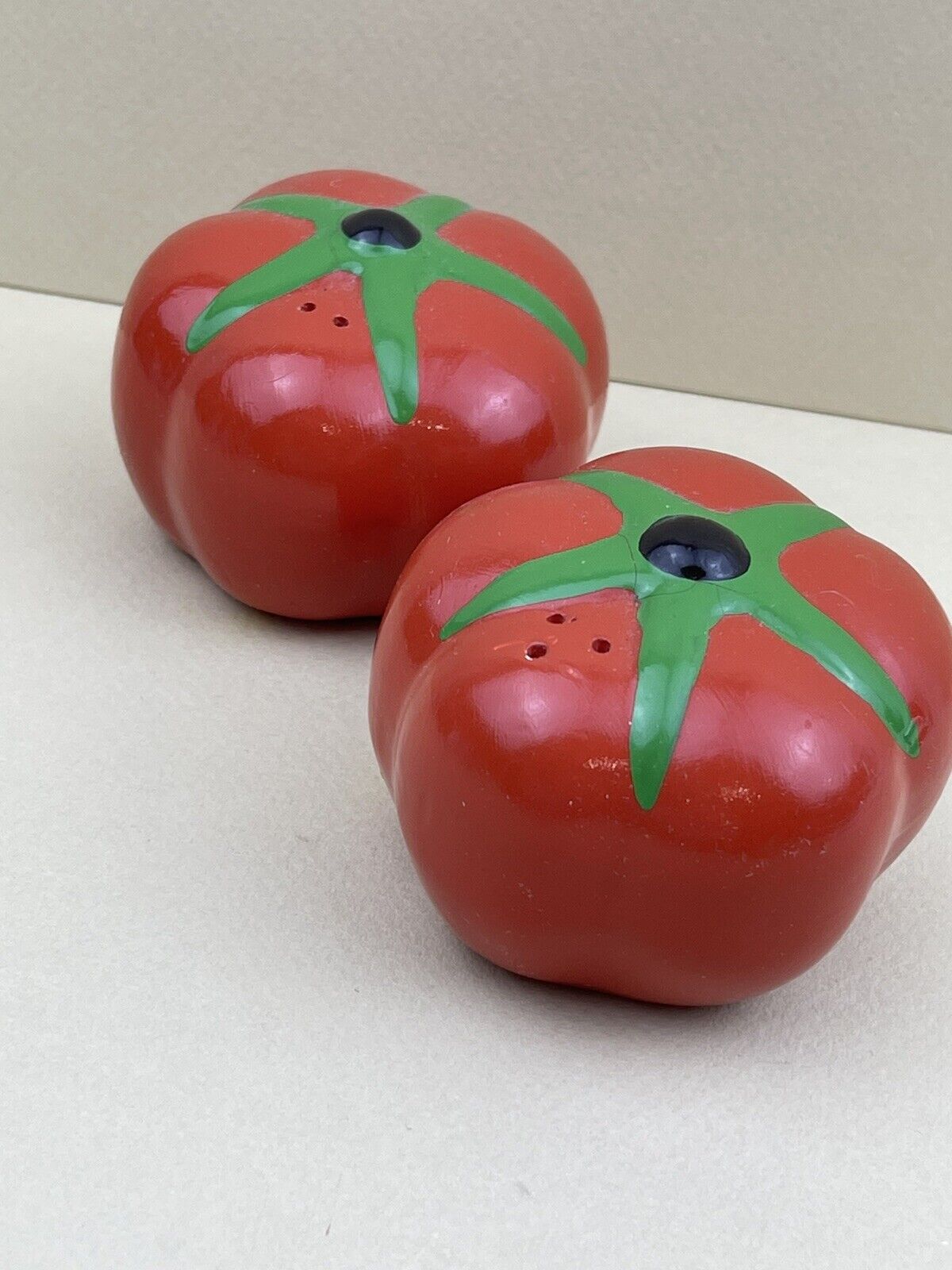 Vintage Giftco Red Heirloom Tomato Salt and Pepper Shakers