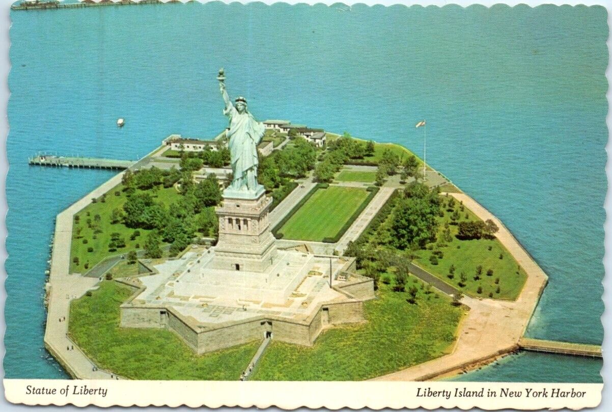 Postcard - Statue of Liberty, Liberty Island In New York Harbor - New York