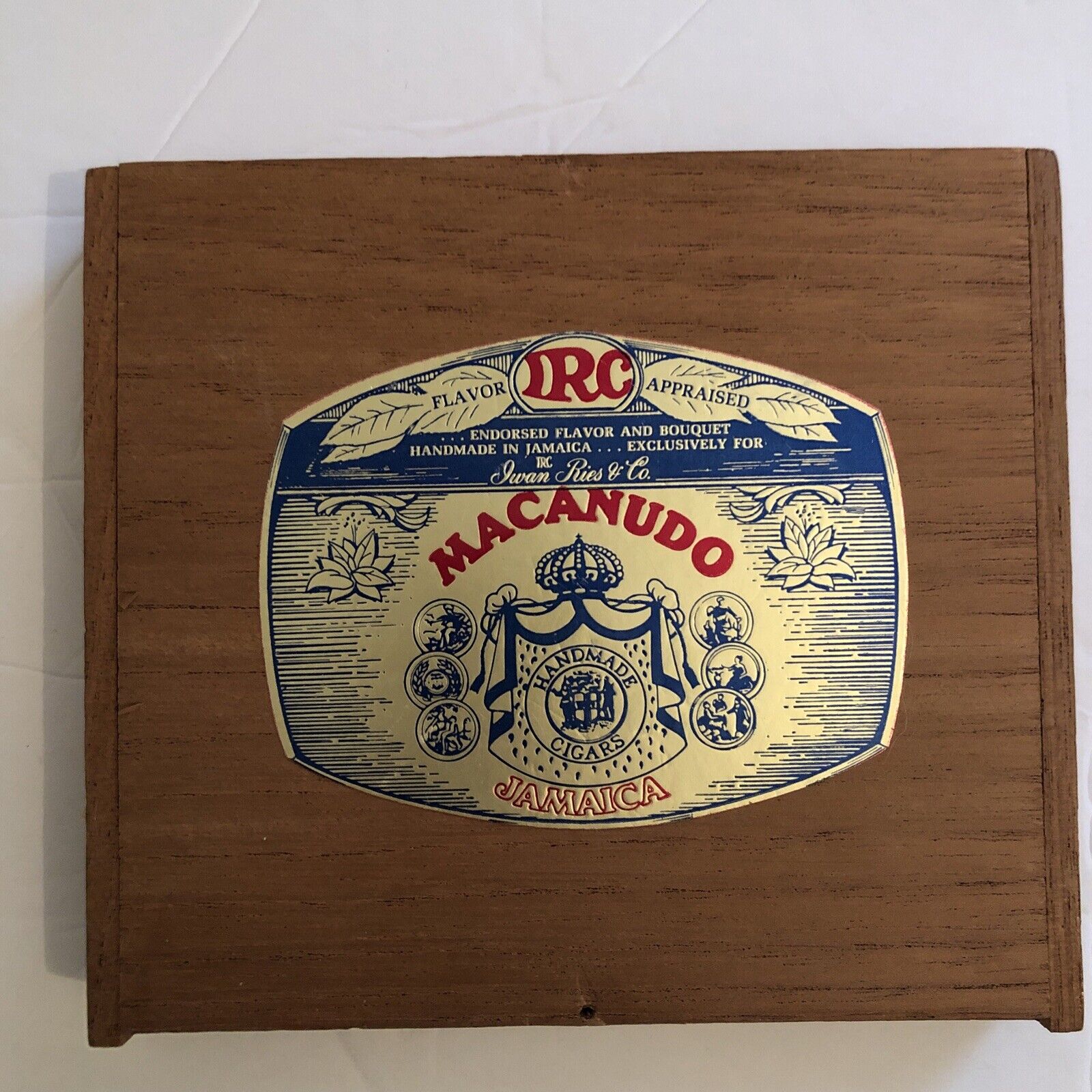 Vintage Macanudo Jamaica Empty Wooden Hinged Cigar Box Collectible