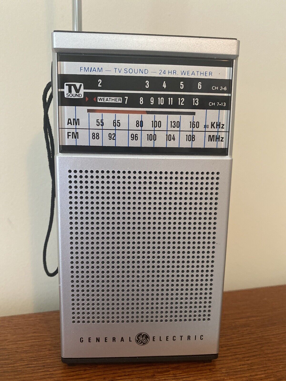 General Electric Transistor Radio Vintage  AM/FM Weather TV Sound Model 7-2934A