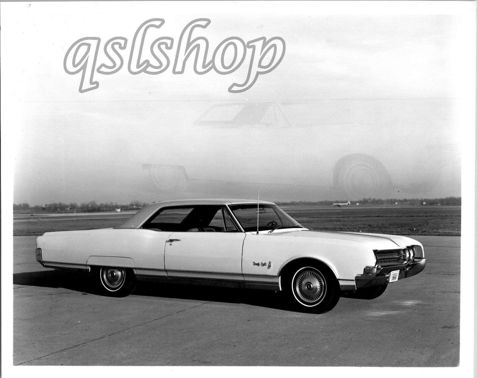 1966 Oldsmobile 98 Hardtop Coupe Press Release Photo Classic Car GM