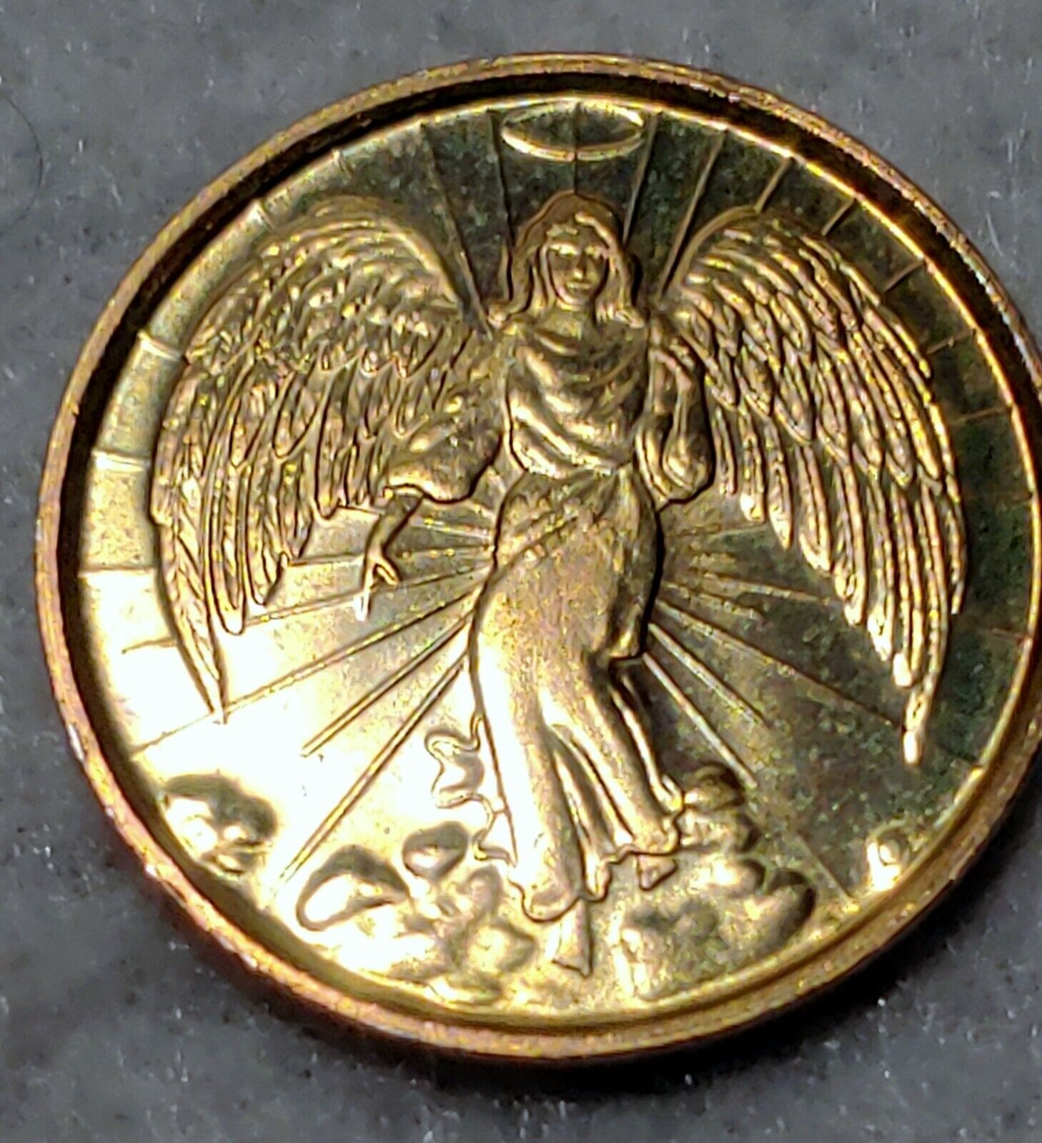 Vtg CHRISTIAN GOLD COLORED RELIGIOUS ANGEL HALO MEDAL Ungraded Circulated