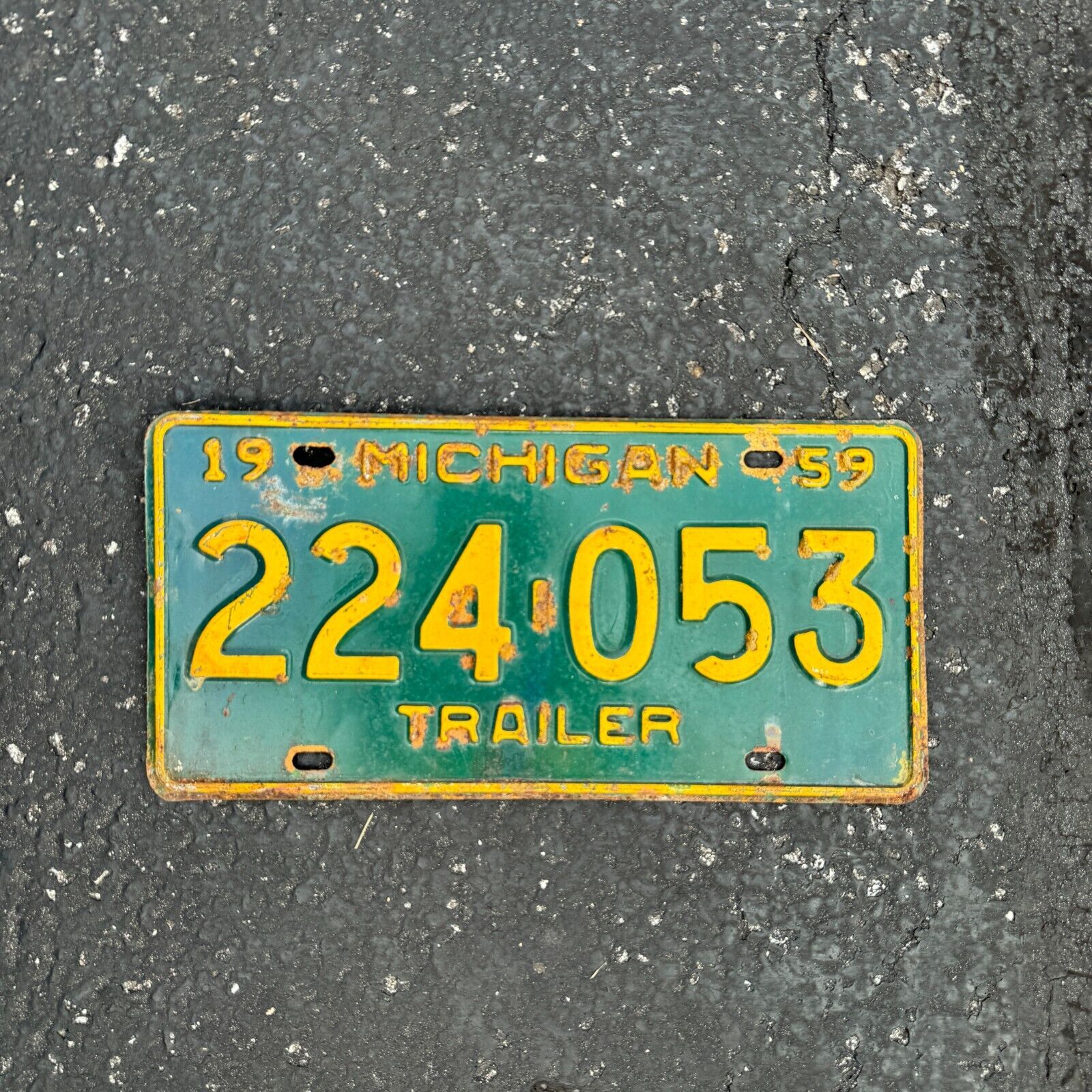 1959 Michigan Trailer License Plate Vintage Auto Tag Garage Decor 224 053