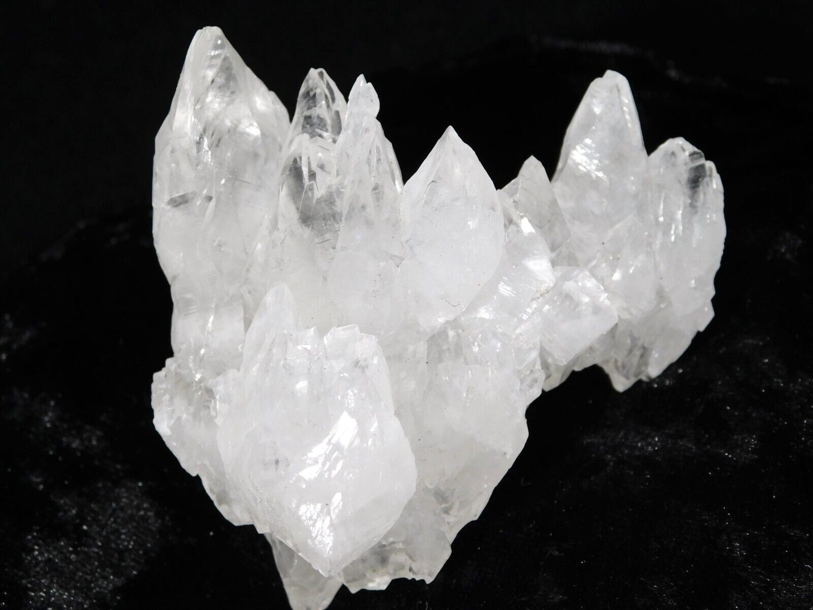 100% Natural Bright White CAVE Aragonite STALACTITE Crystal Cluster 107gr