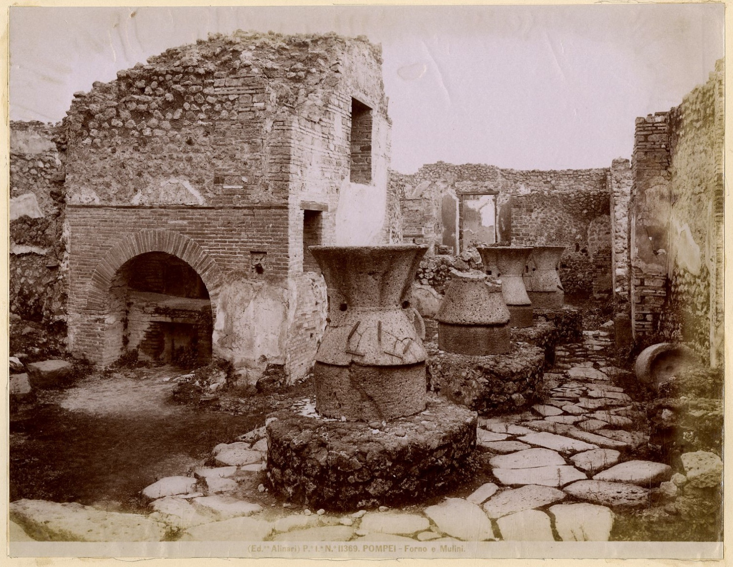 Pompeii, Oven e Mulini albumen vintage print, albumin print 19x25 Ci
