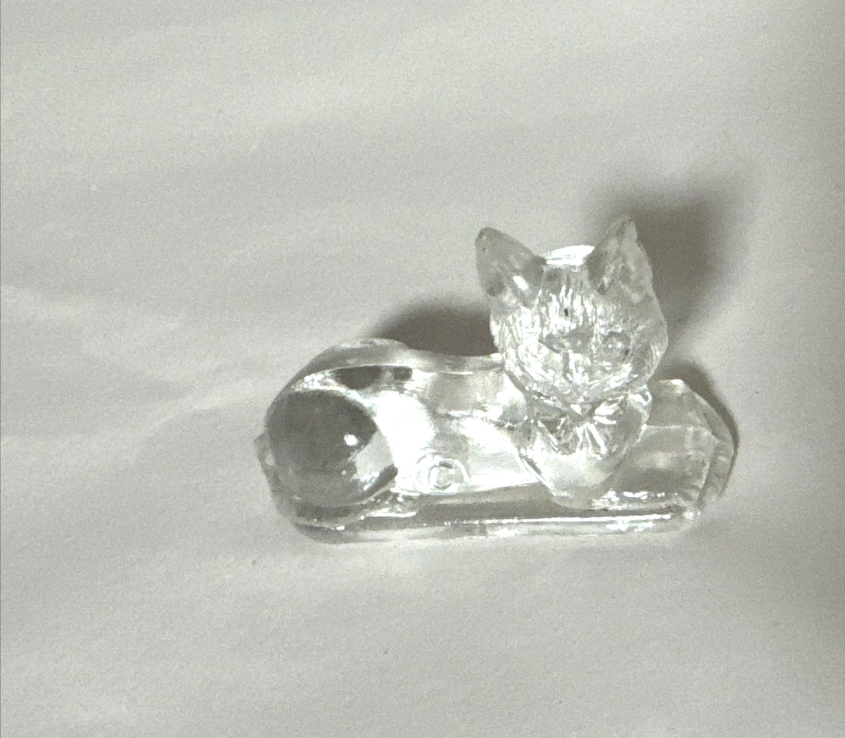 Vintage LE Smith Laying Cat Kitten Glass Clear stamped with C 2” X 1.25”