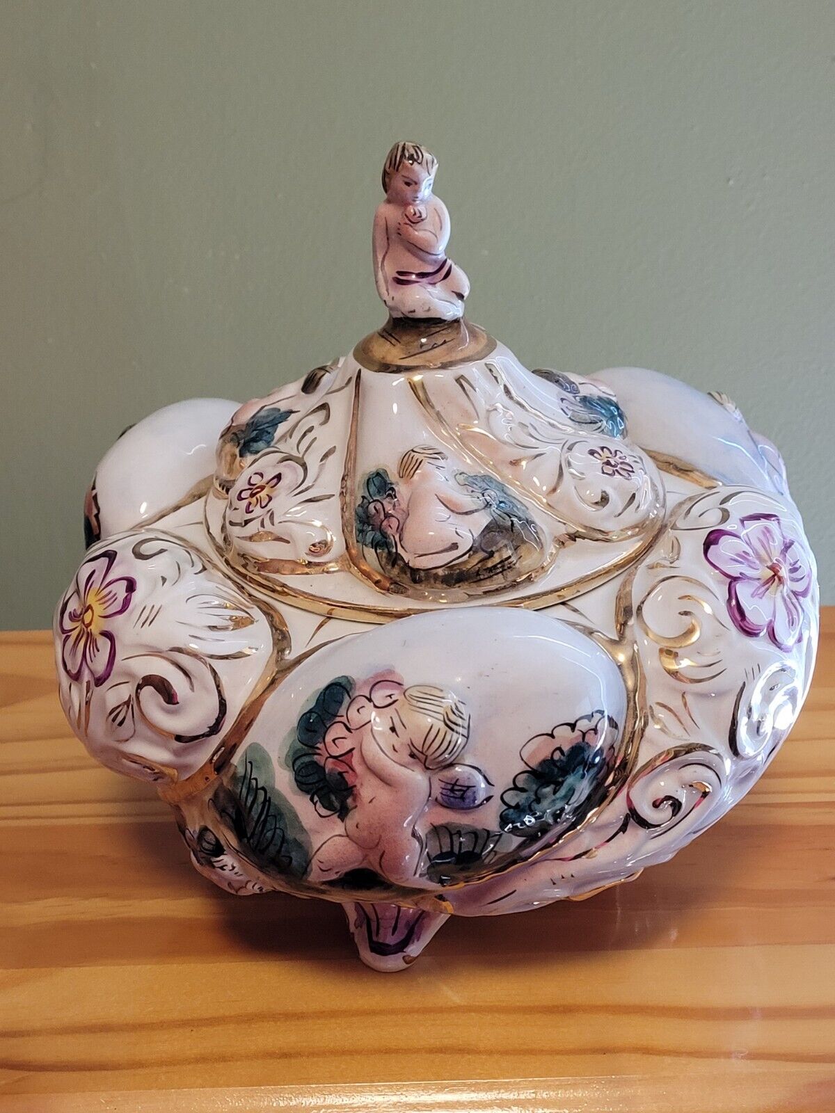 Vintage Capodimonte Italy Footed Covered Bowl Porcelain With Cherubs #446