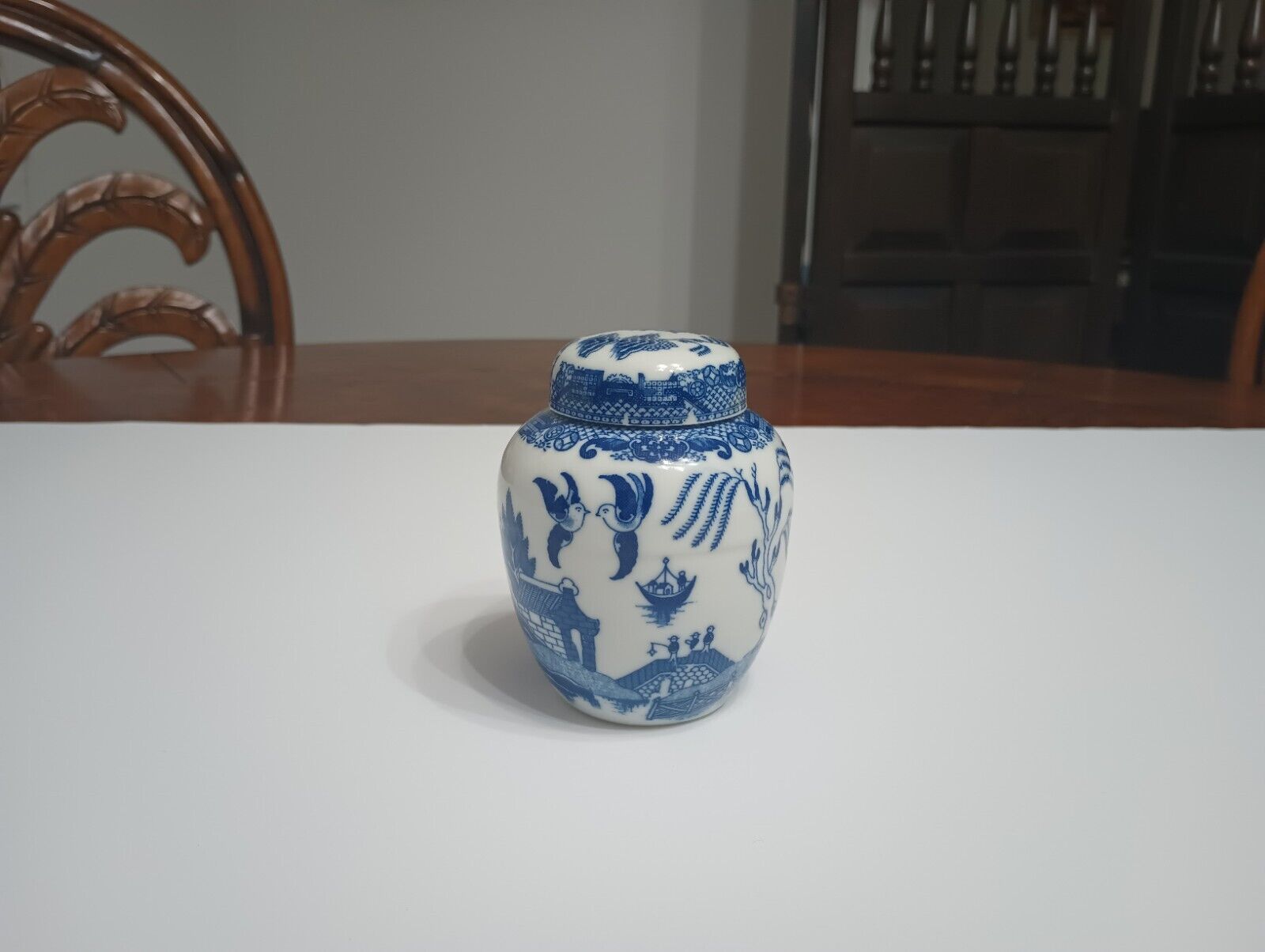 Japan Vintage Jinger Jar or Tea Caddy Blue Willow Pattern ** CLEAN **