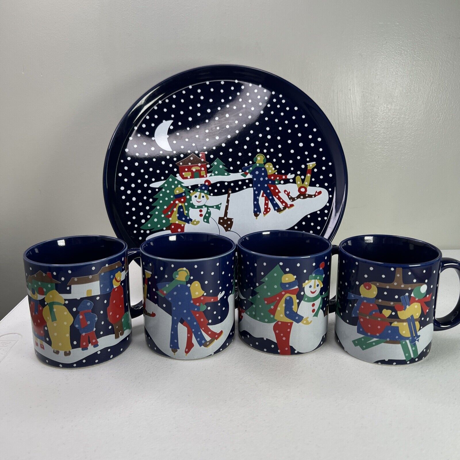 Vtg 1989  Lillian Vernon  Winter Snow day Set of 4 Hot Cocoa Mugs & Cookie Plate