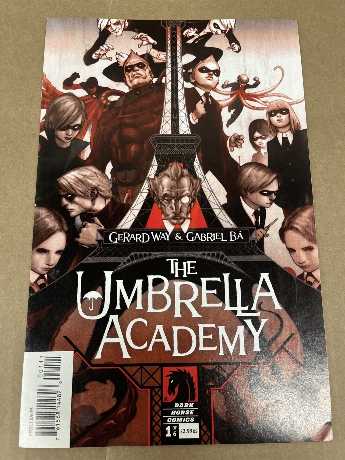 The Umbrella Academy #1 Main Cover 2007, Dark Horse