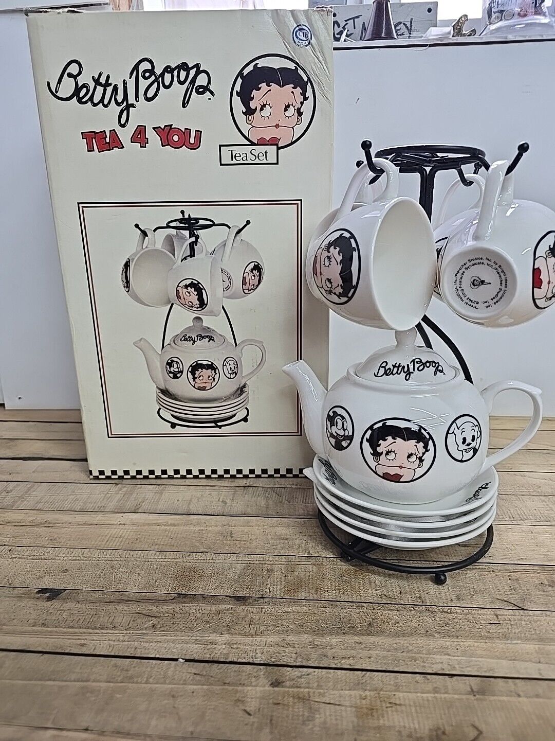 VINTAGE BETTY BOOP Tea Set with caddy, Tee for four with Betty Boop Bright Ideas