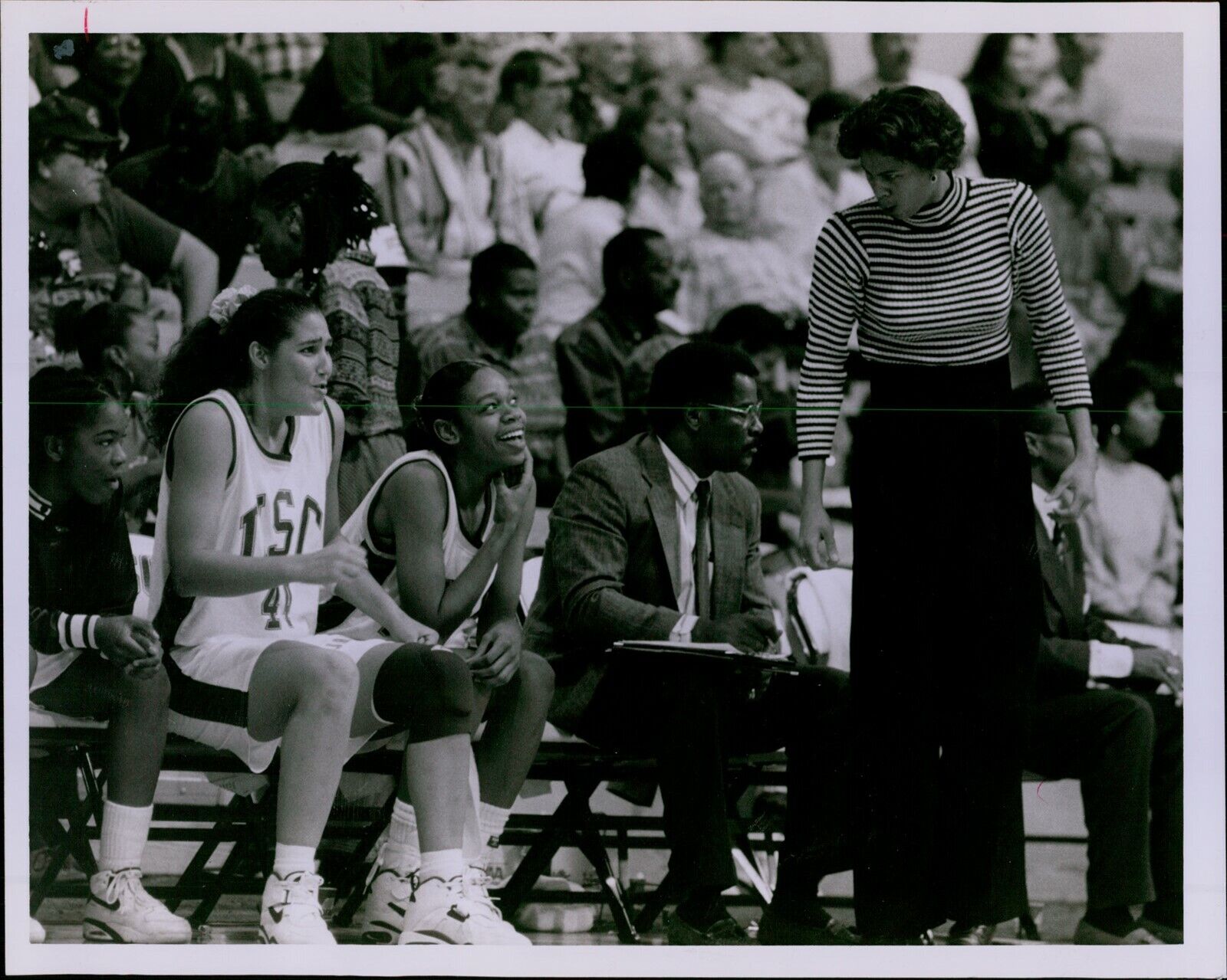LG875 1994 Original Photo CHERYL MILLER USC Basketball Coach Players on Bench