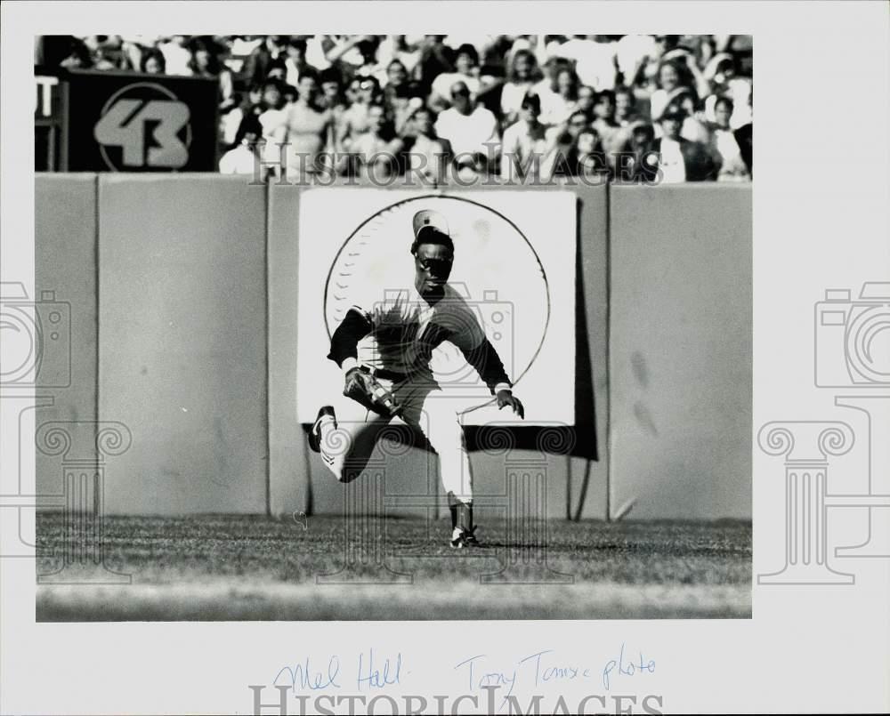 1988 Press Photo Mell Hall, Cleveland Indians baseball player - afa01389