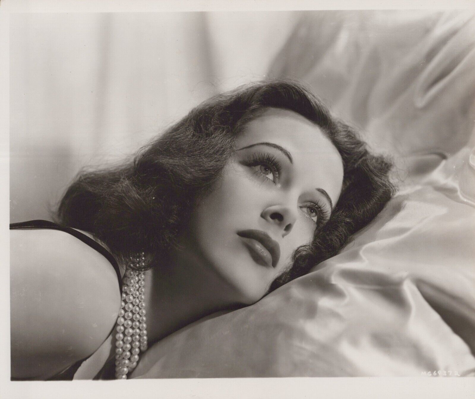 HOLLYWOOD BEAUTY HEDY LAMARR ALLURING POSE STUNNING PORTRAIT 1950s Photo C30
