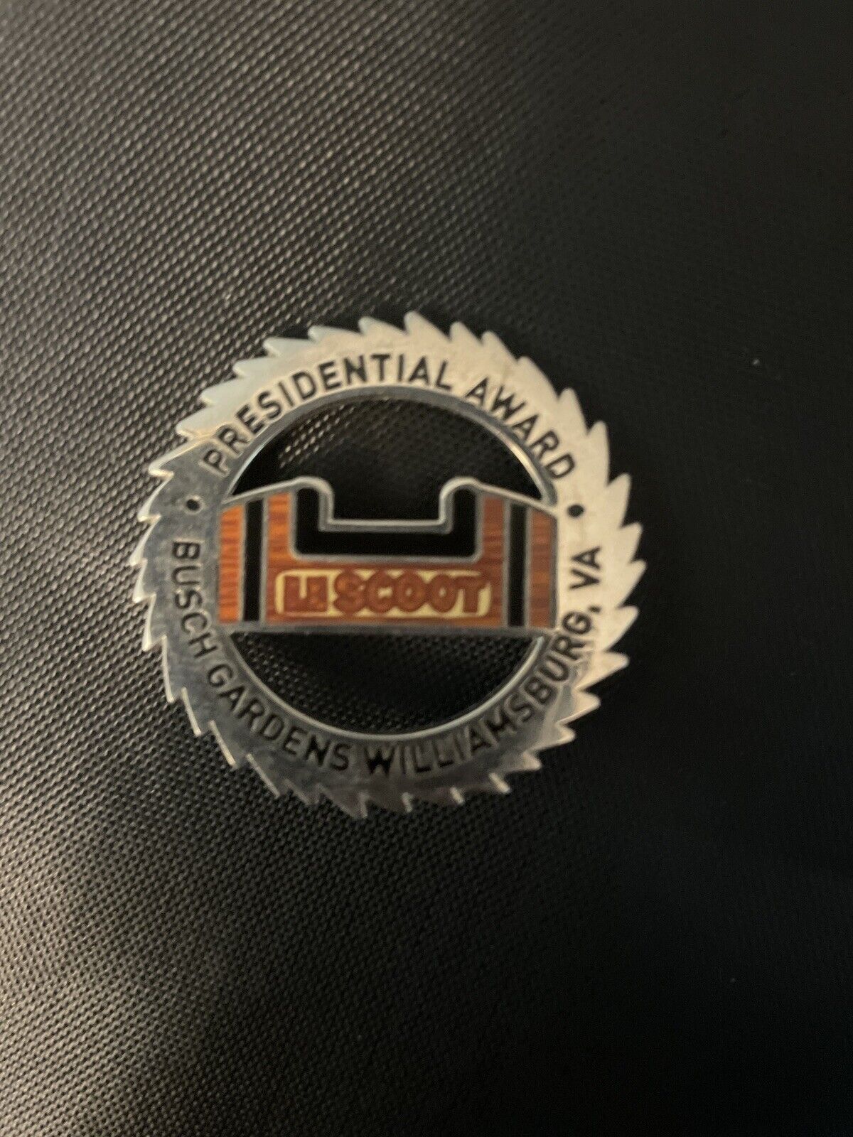Busch Gardens Williamsburg Le Scoot Presidential Pin (missing one backing)