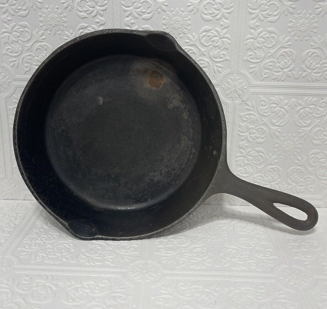 Vintage Cast Iron Skillet Made In Taiwan Marked 5 For Decor
