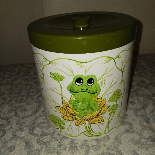 VINTAGE FROG CANASTER FROM SEARS 1979  JAPAN One Below The Large One Only