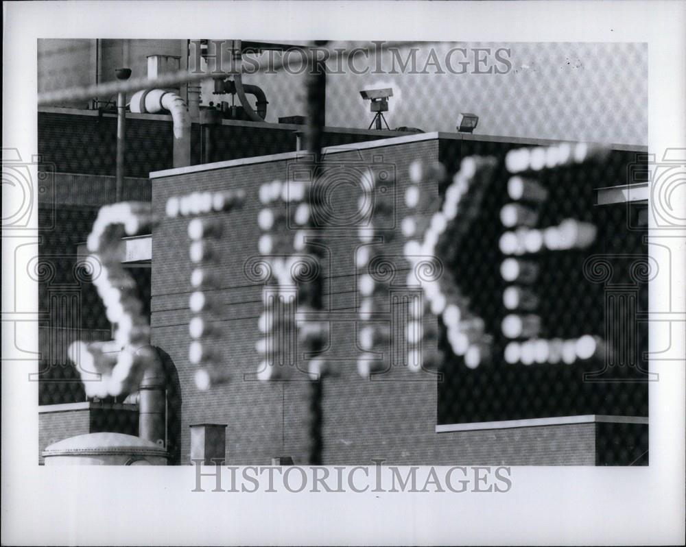 1971 Press Photo Monsanto Company Chemicals Protest - DFPC66061