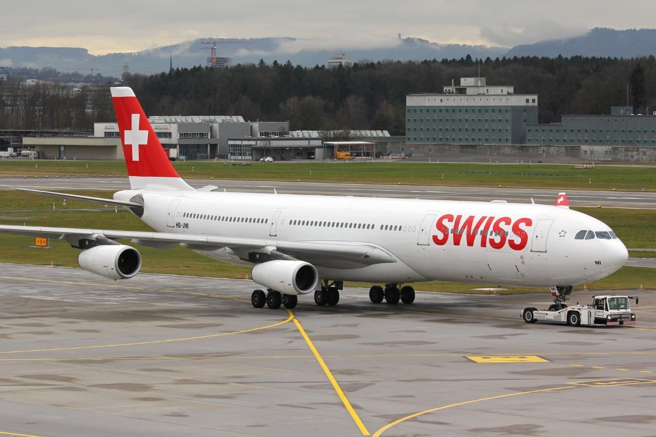 Swiss Airbus A340-300 HB-JMI colour photograph