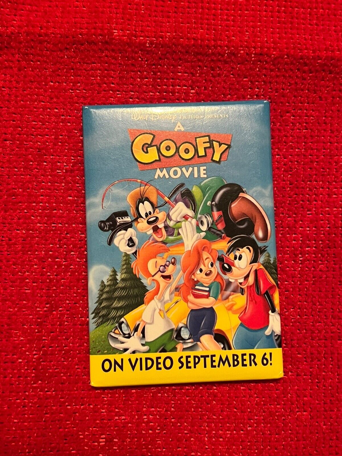 Retro 1995 A Goofy Movie - Video Release Promotional Pin - Original