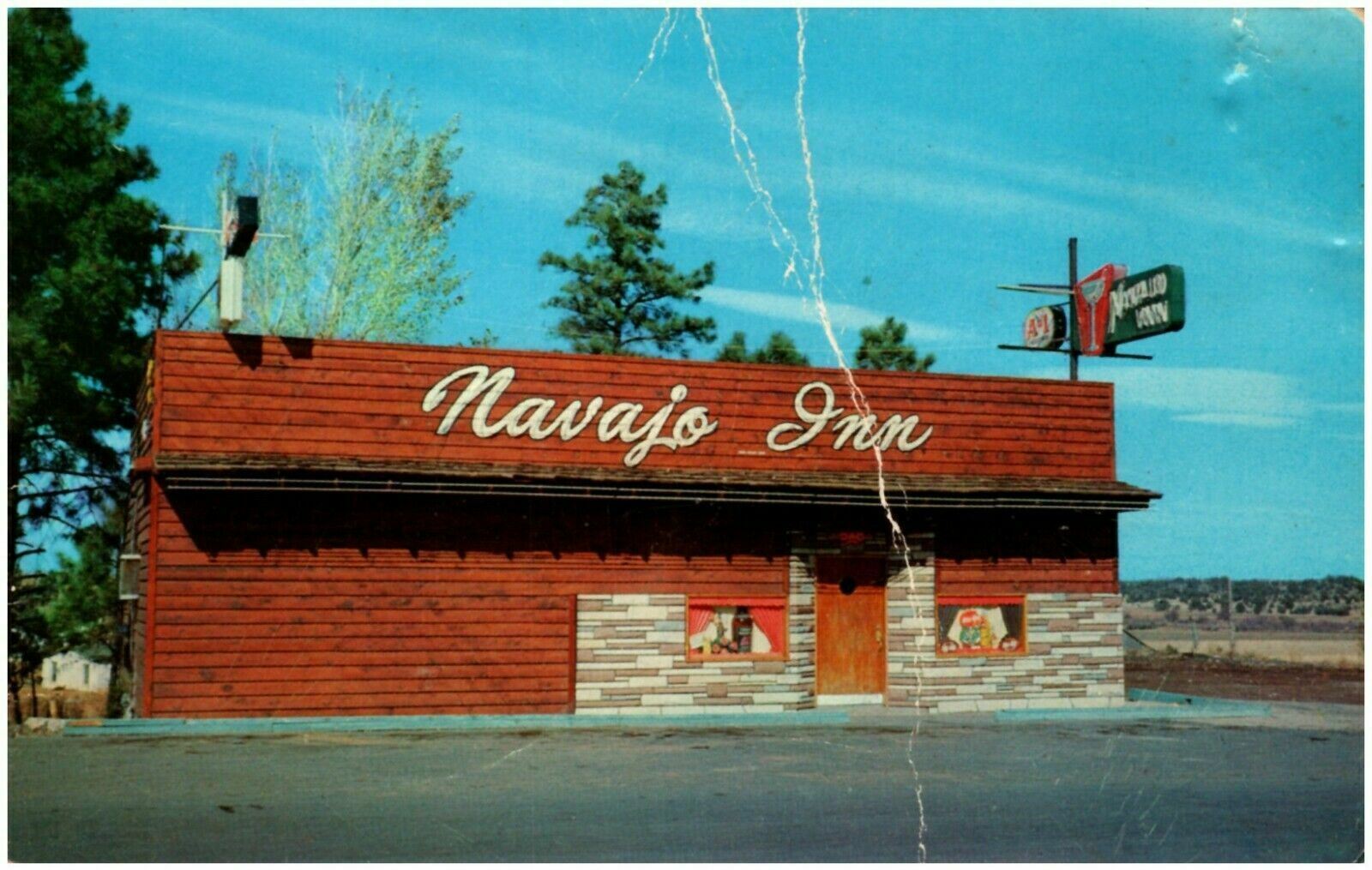 Show Low Arizona Postcard Exterior View Navajo Inn Saloon #83911