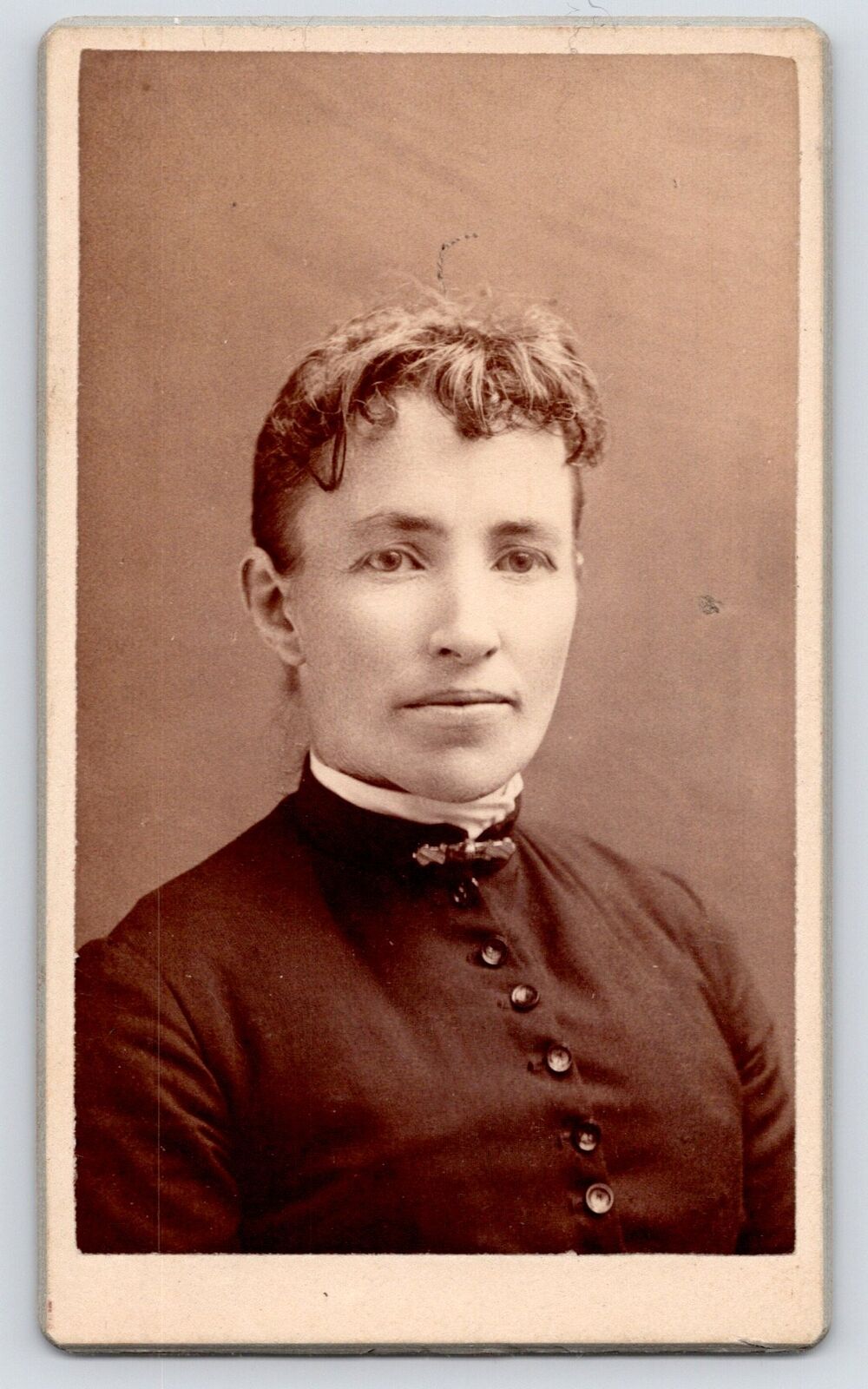 Pittston PA Lee Stearns CDV Portrait Photographer~Lady w/Short Hair Curly Bangs