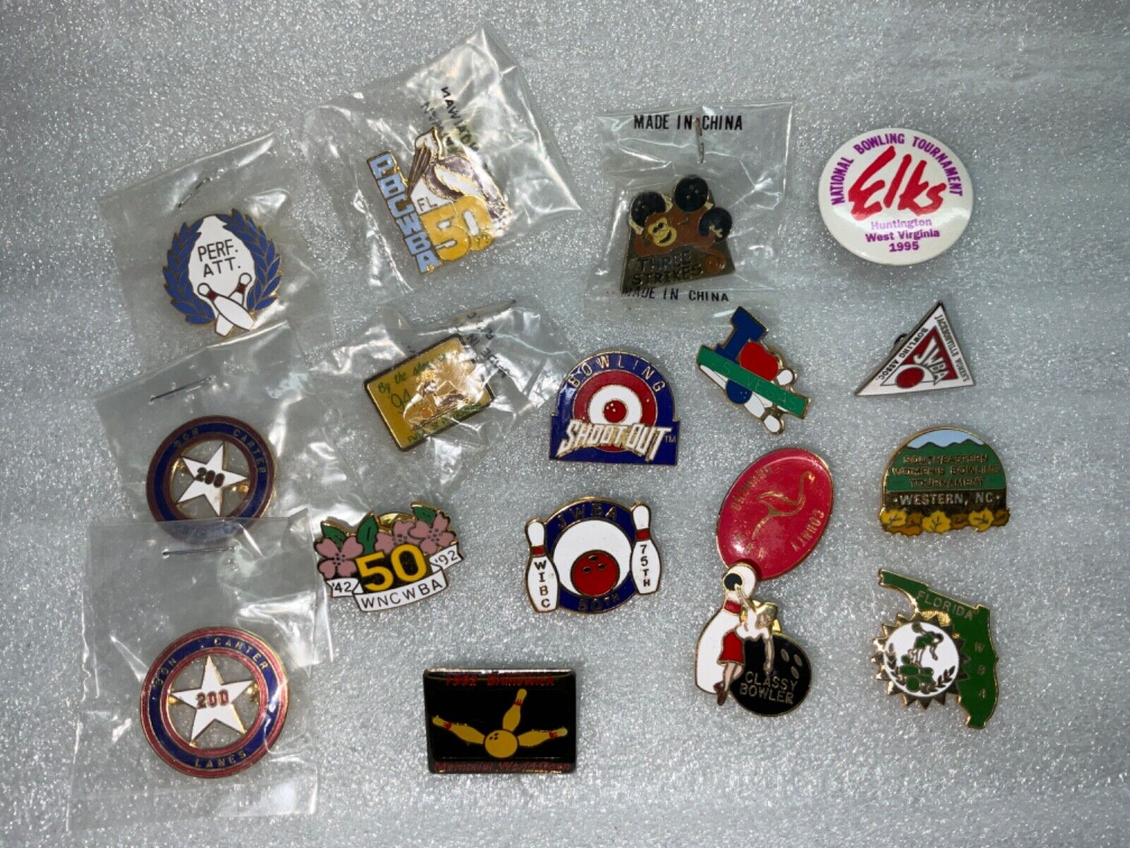 Lot Of 17 Vintage Women\'s Bowling League and Novelty Bowling Pins Buttons Badges