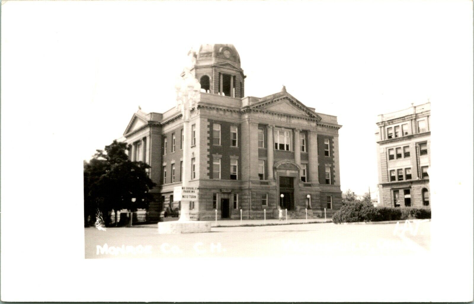  RPPC Monroe County Courthouse - Woodfield Ohio OH - Unused Postcard