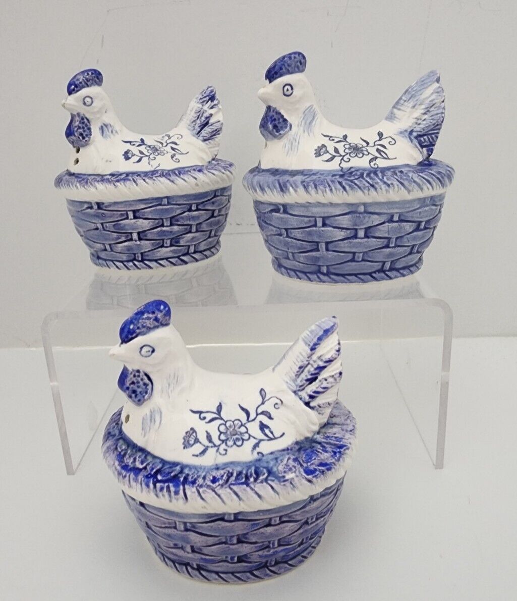 Vintage Art Line Blue & White Hen Nesting  Salt and Pepper Shakers (3) Japan