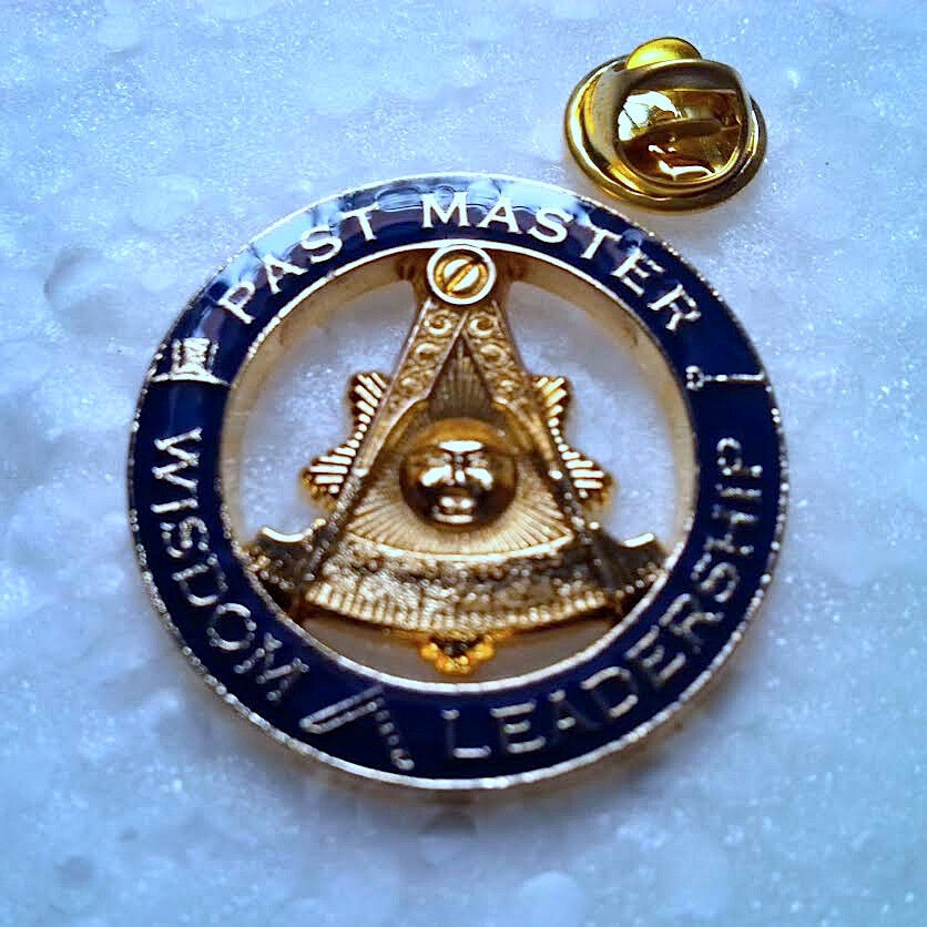 Large High Quality  Past Master  Lapel Pin