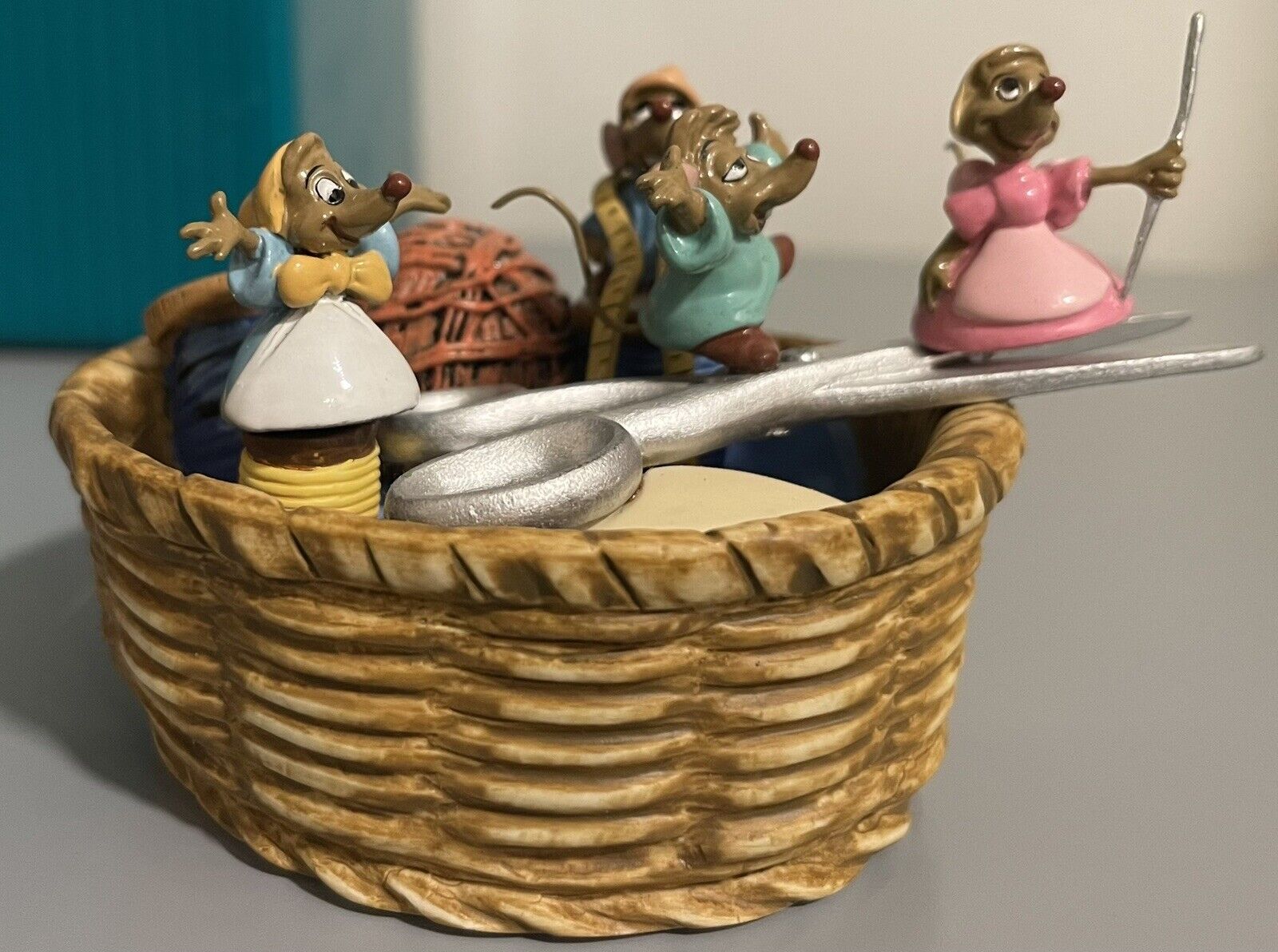 HTF Disney WDCC Cinderella Mice In Sewing Basket \