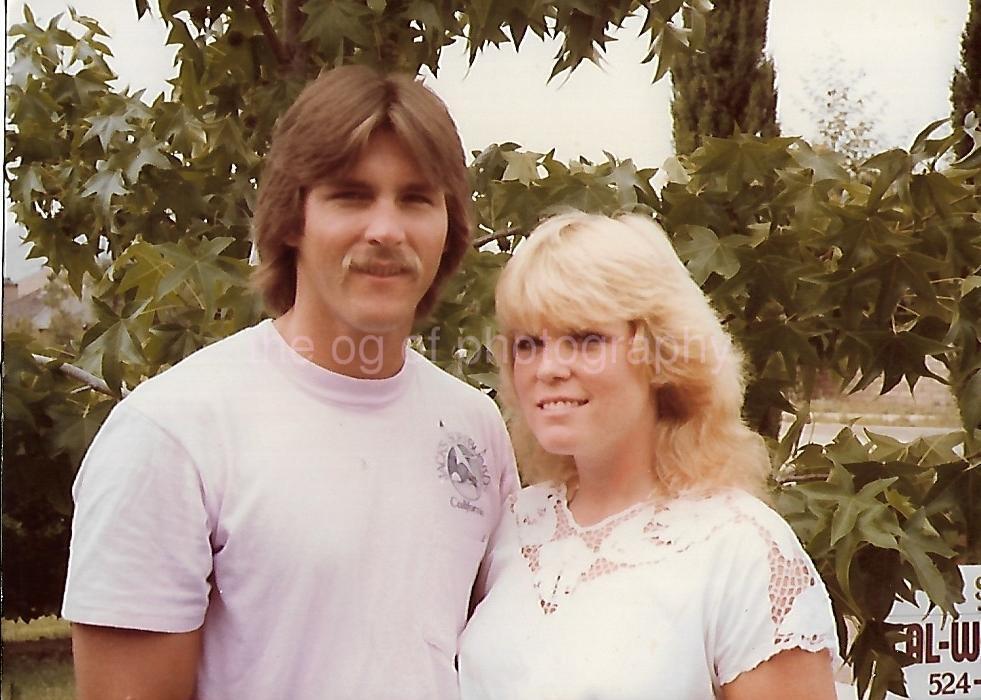1970's 80's COUPLE Young Woman Man FOUND PHOTO Color ORIGINAL Snapshot 312 56 J